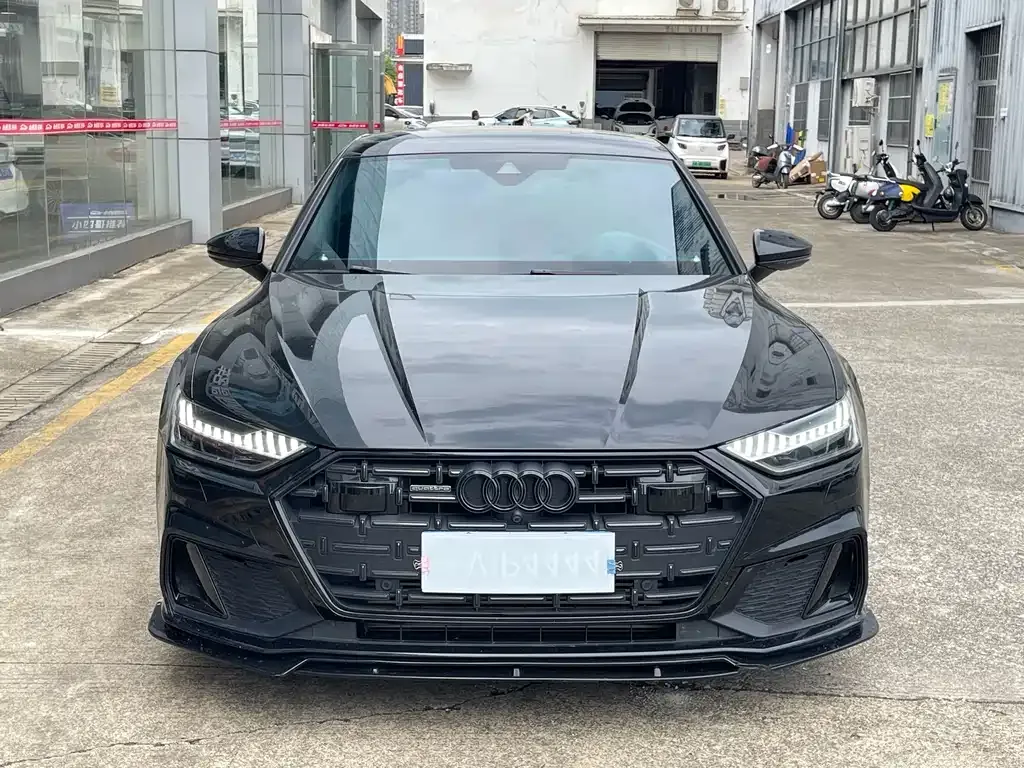 Audi A7L — фото 7