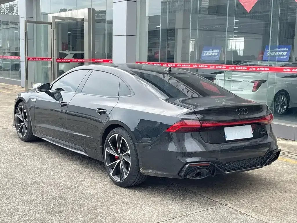 Audi A7L — фото 9