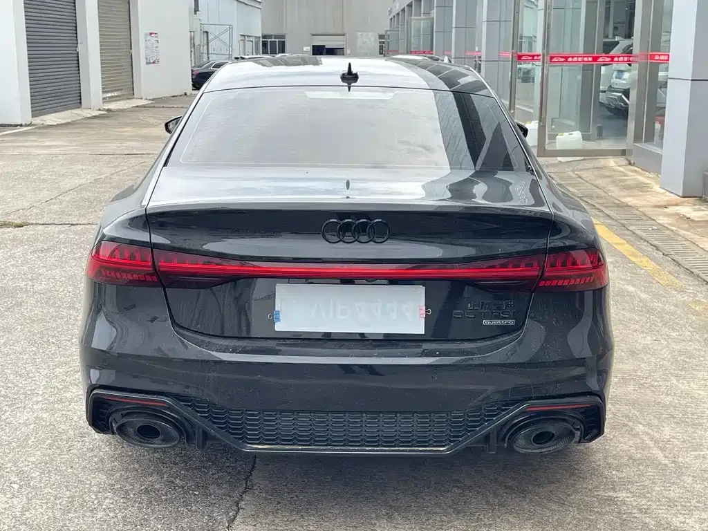 Audi A7L — фото 6