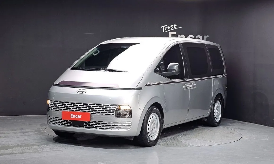 Hyundai Staria — фото 1
