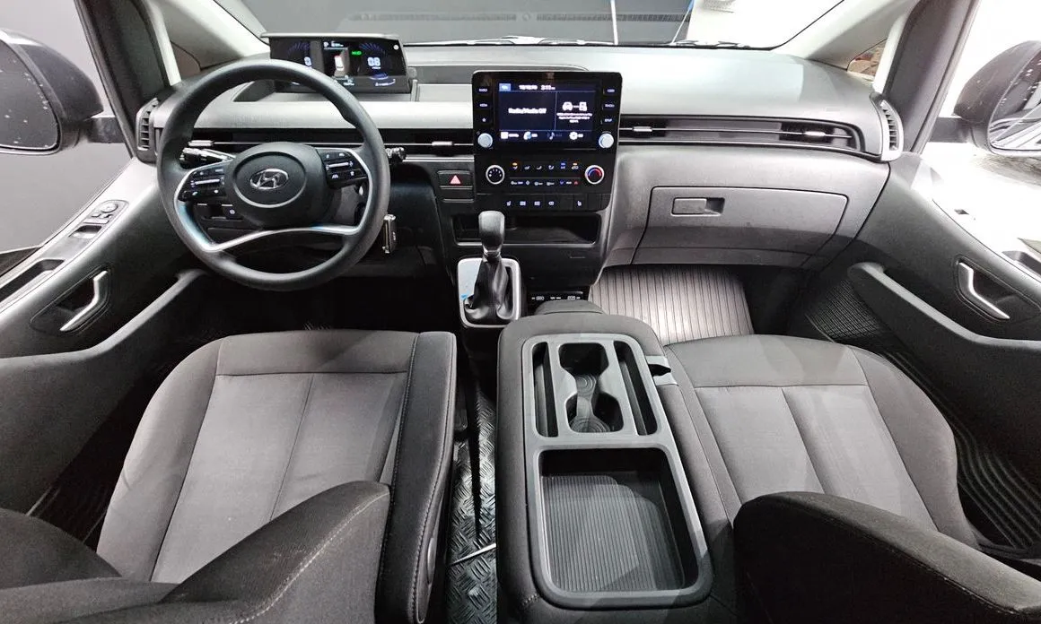 Hyundai Staria — фото 3