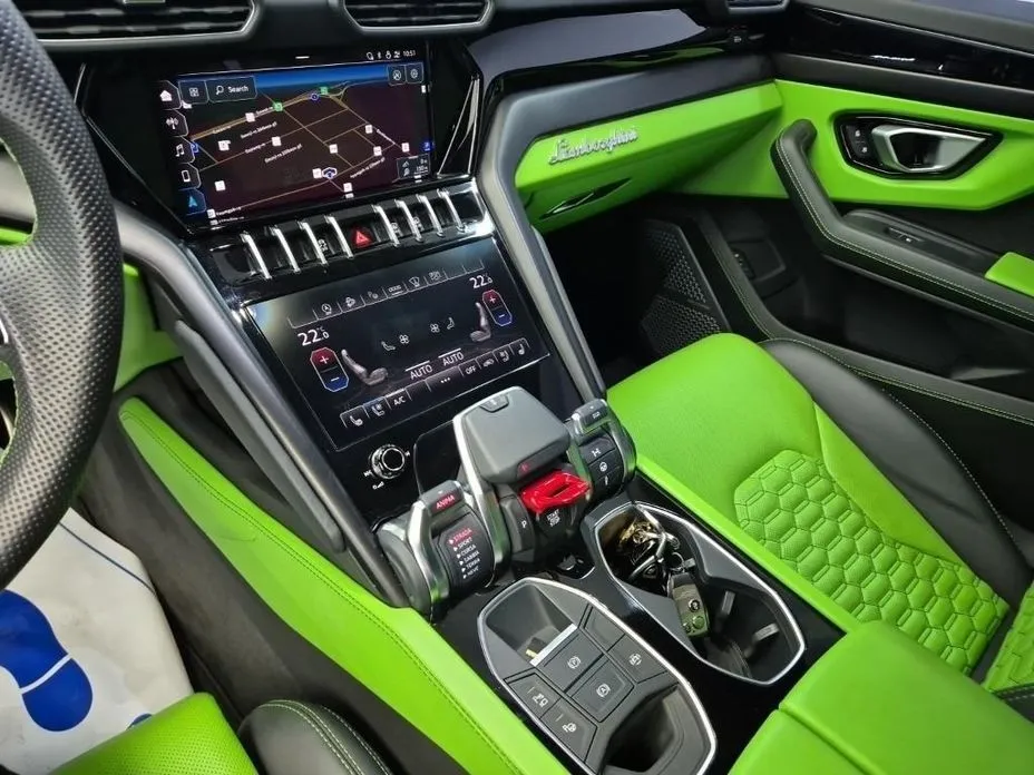 Lamborghini Urus — фото 10