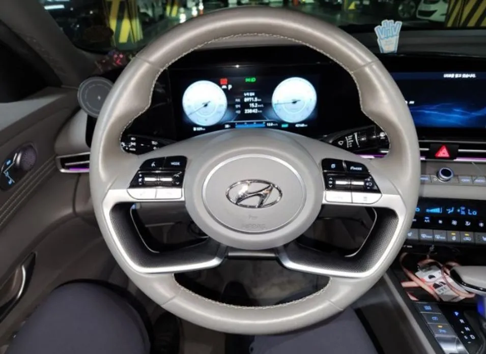 Hyundai AVANTE — фото 3