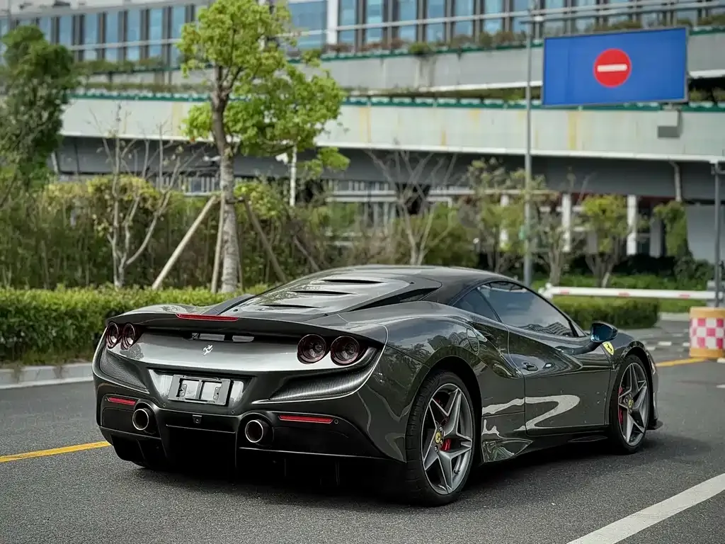 Ferrari F8 — фото 8