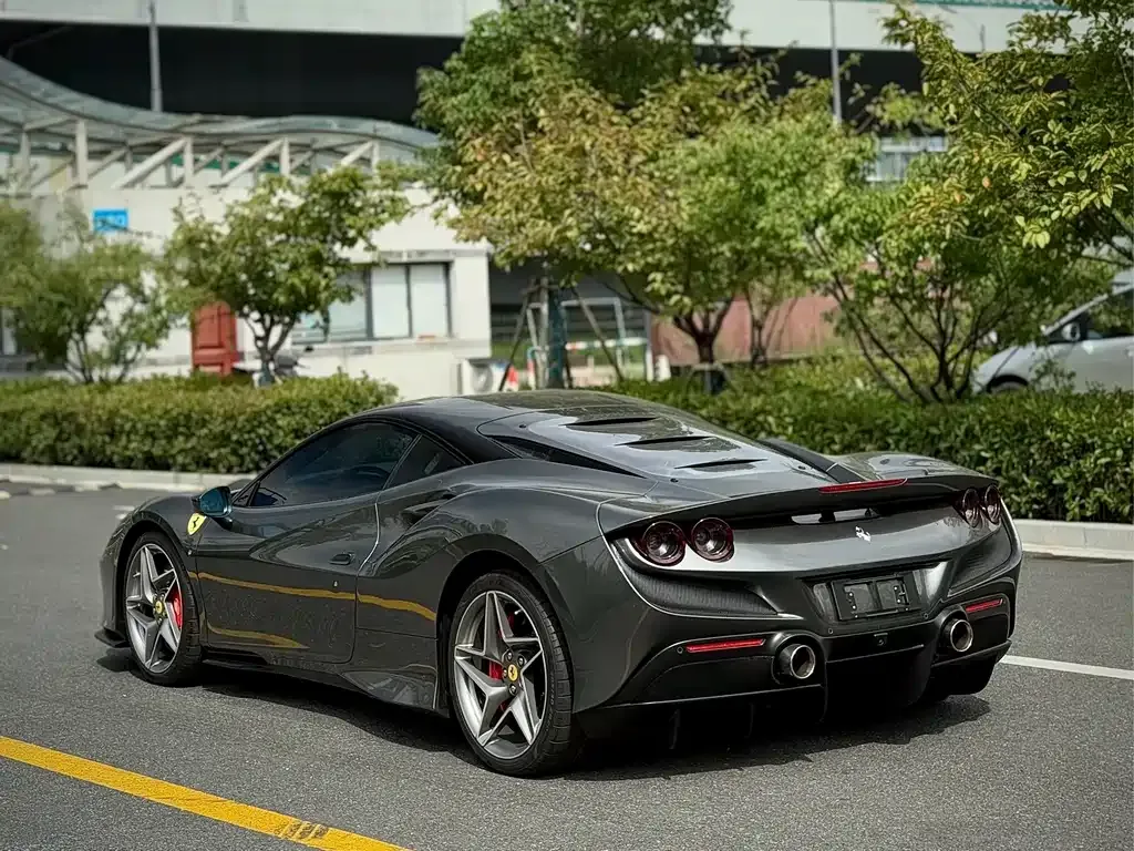 Ferrari F8 — фото 9