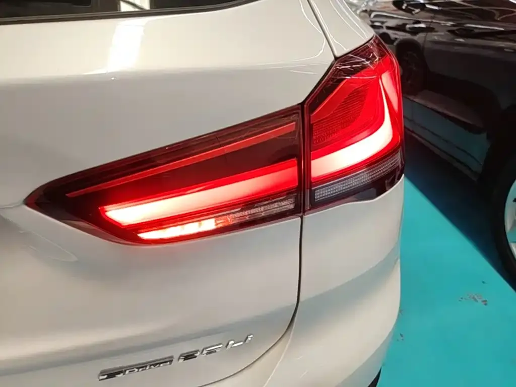 BMW X1 — фото 10