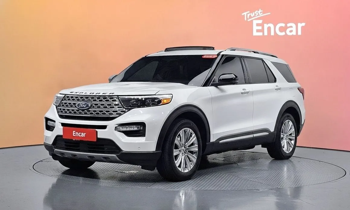 Ford Explorer — фото 1