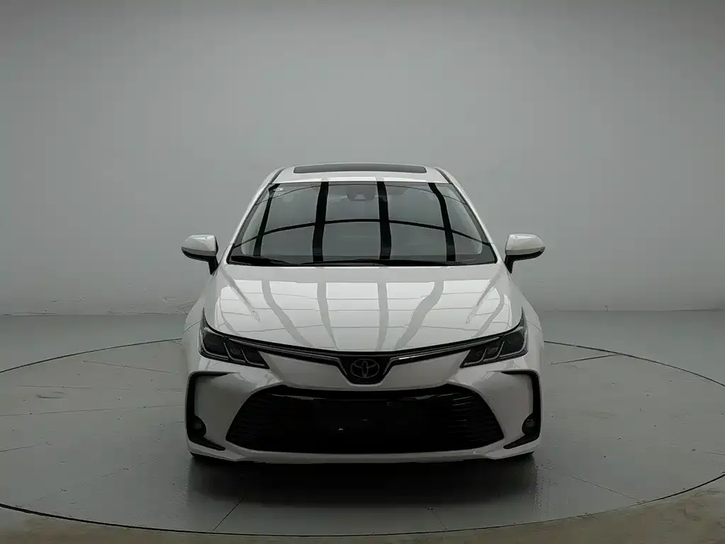 Toyota Corolla — фото 8
