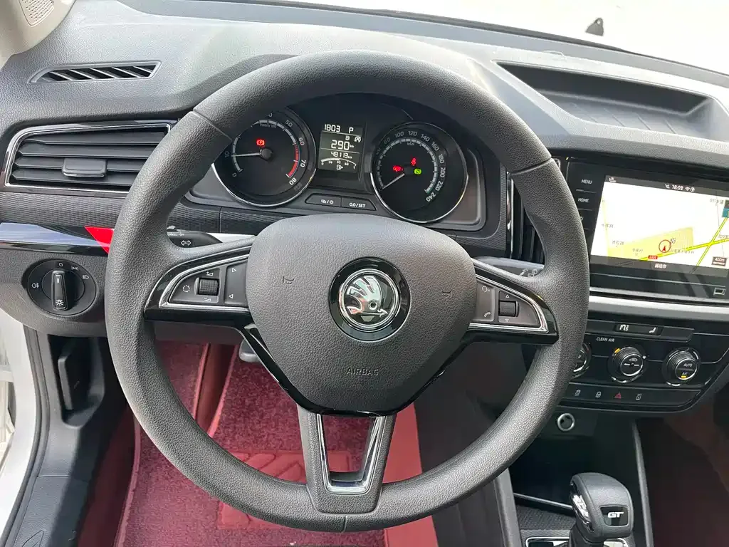 Skoda Kamiq — фото 10