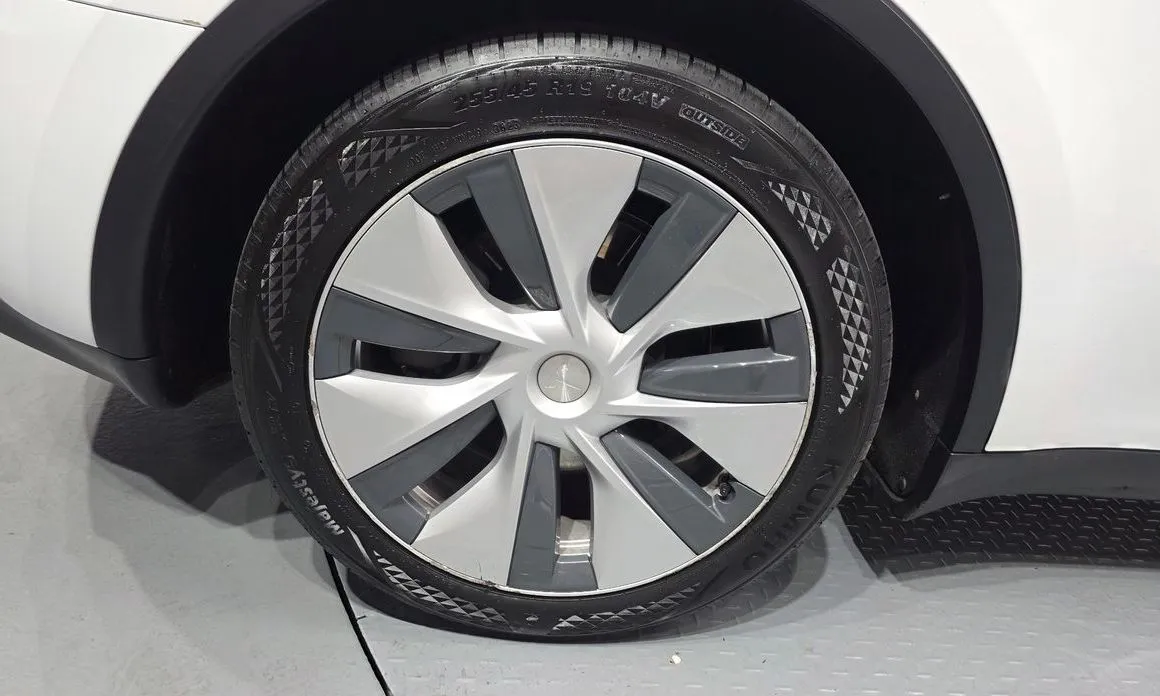 Tesla Model Y 2024 из KR, фото 9