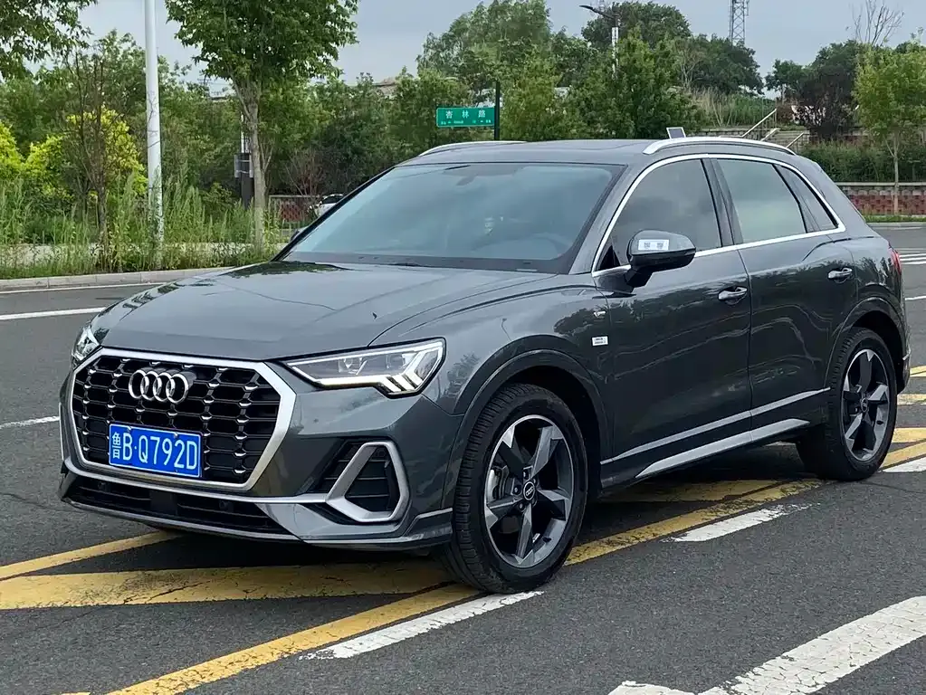 Audi Q3 — фото 1