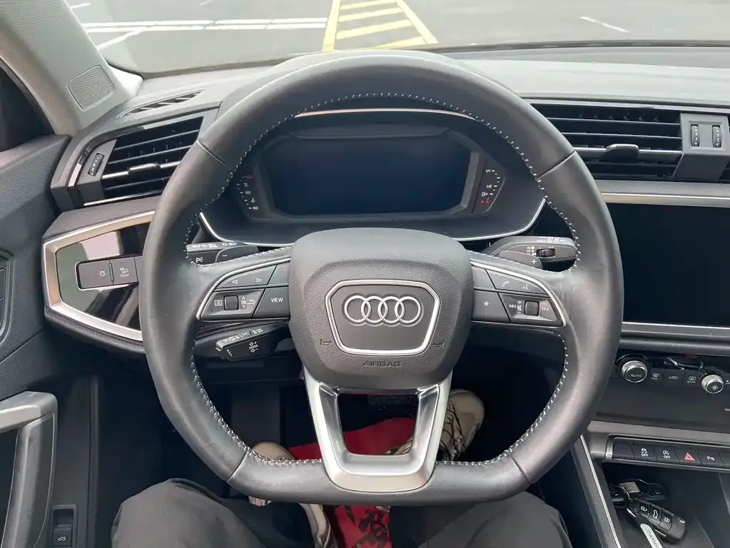Audi Q3 — фото 2