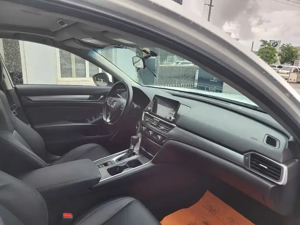 Honda Accord — фото 8