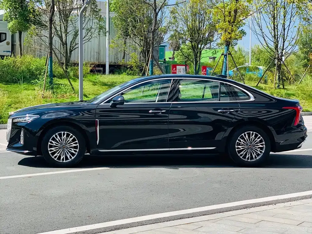 Hongqi H5 — фото 10