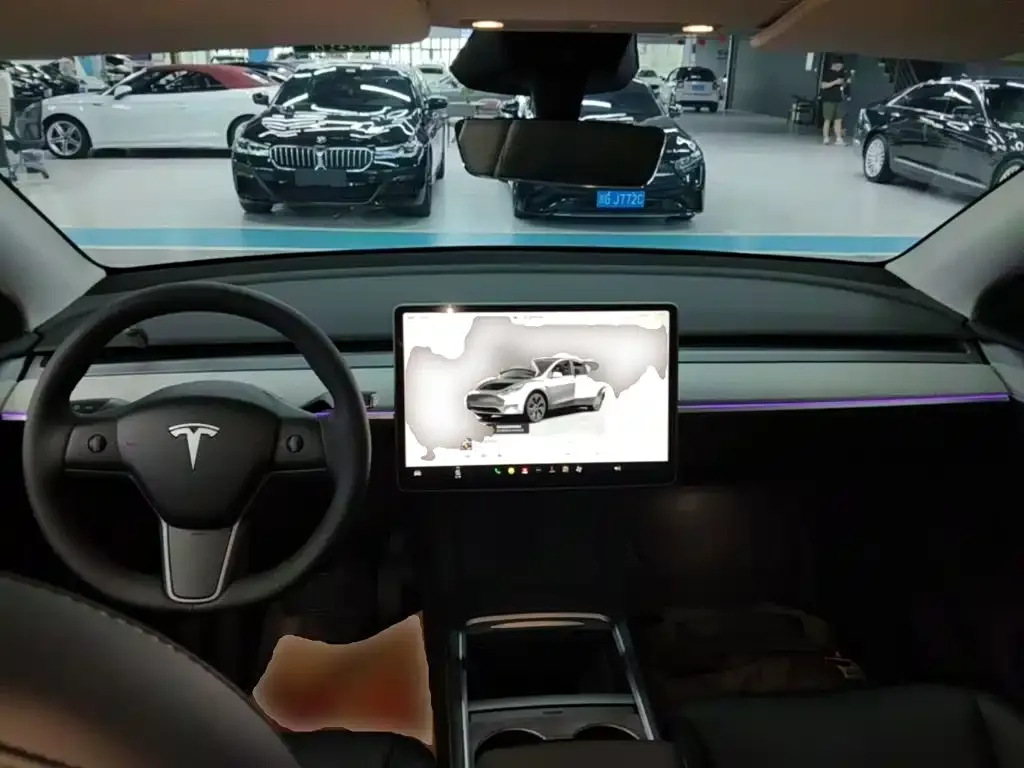 Tesla Model Y — фото 6
