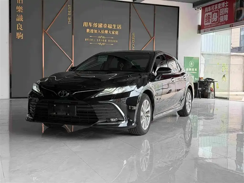 Toyota Camry — фото 9