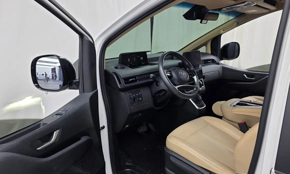 Hyundai Staria — фото 3