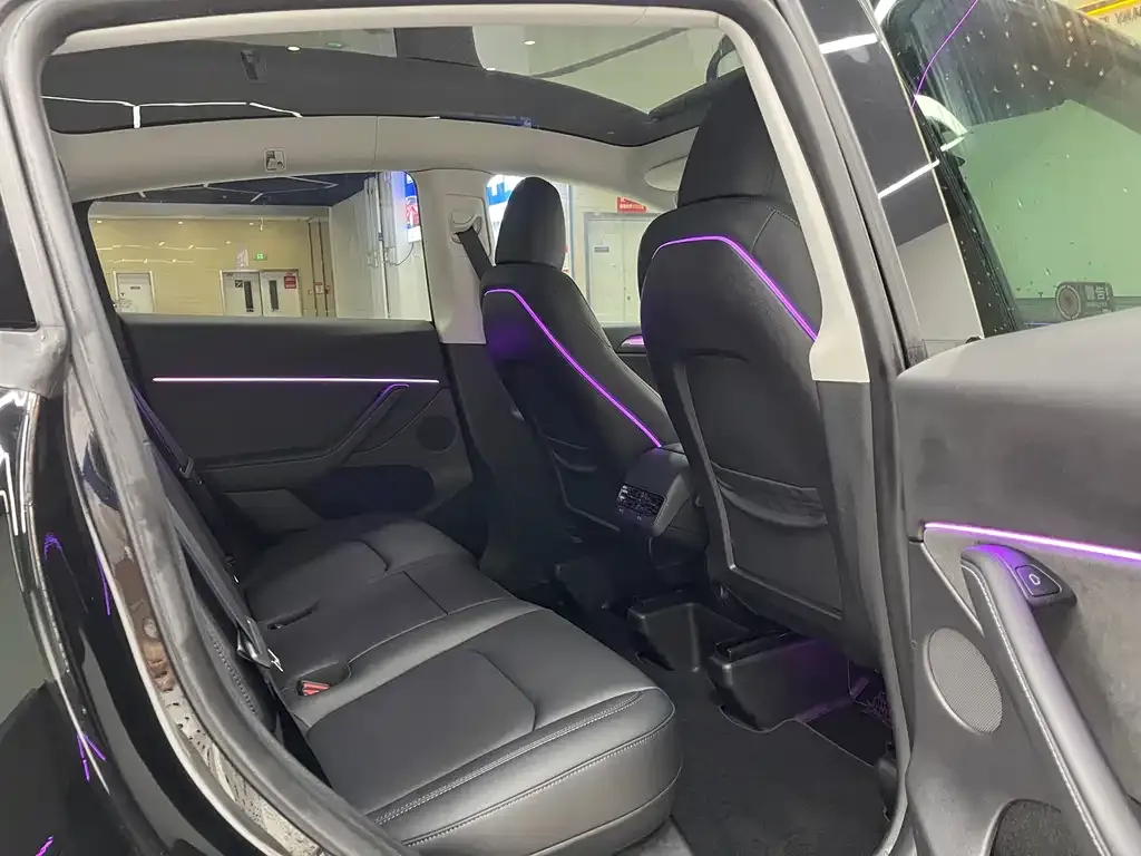 Tesla Model Y — фото 8
