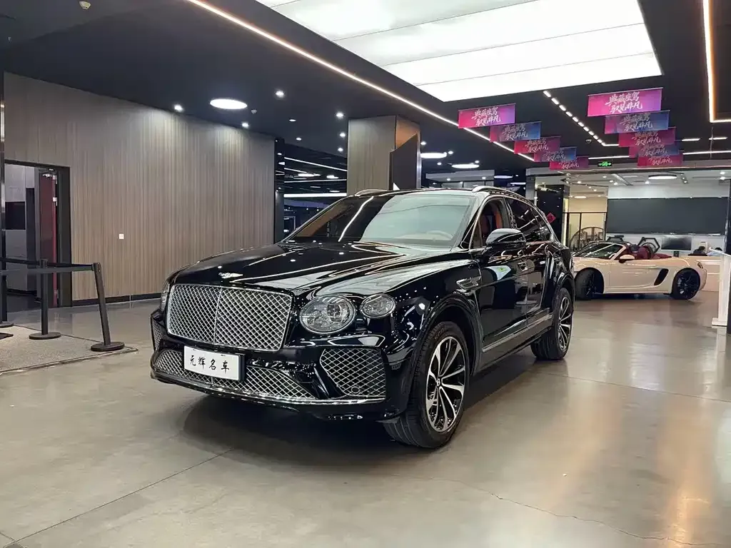 Bentley Bentayga — фото 1