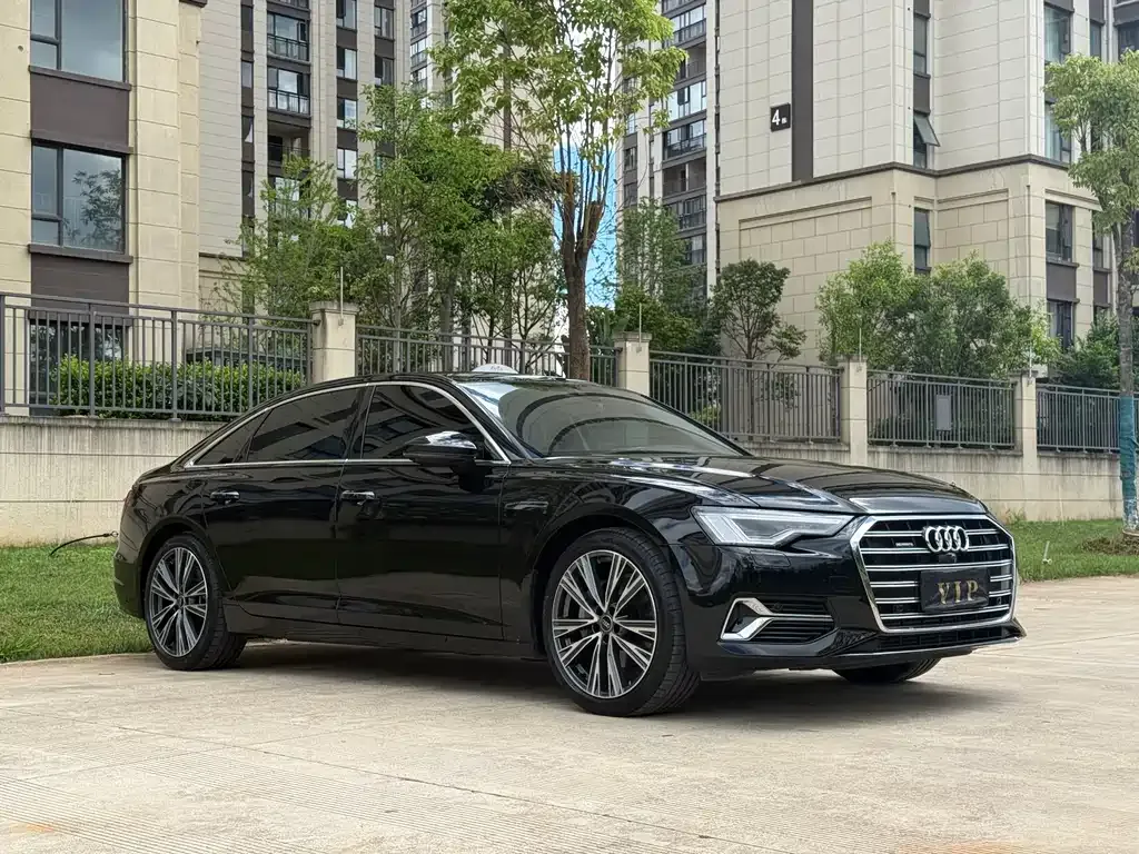Audi A6L — фото 1