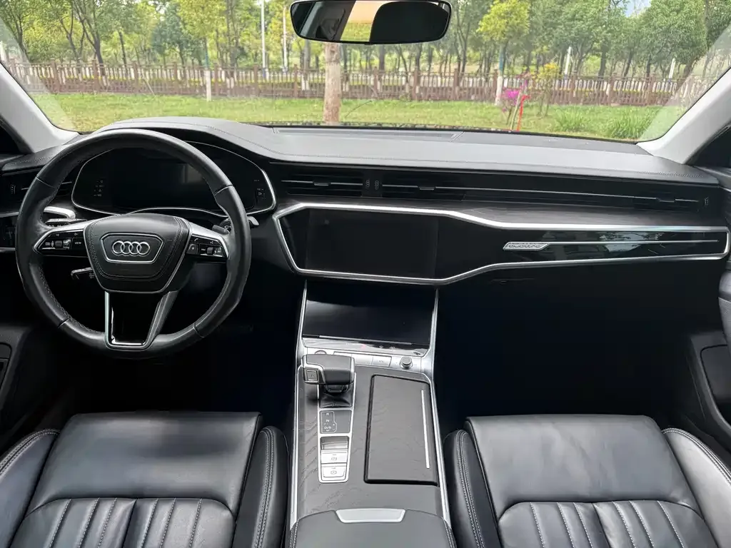 Audi A6L — фото 9