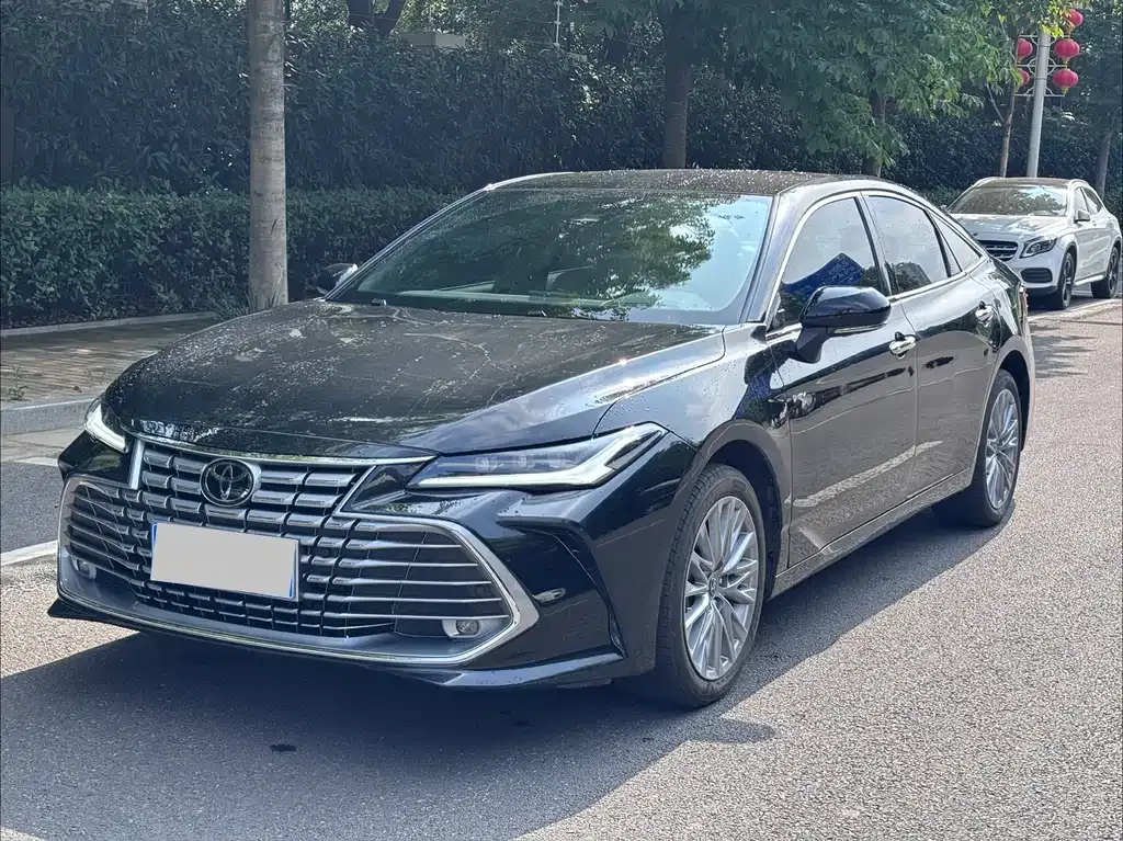 Toyota Avalon — фото 1