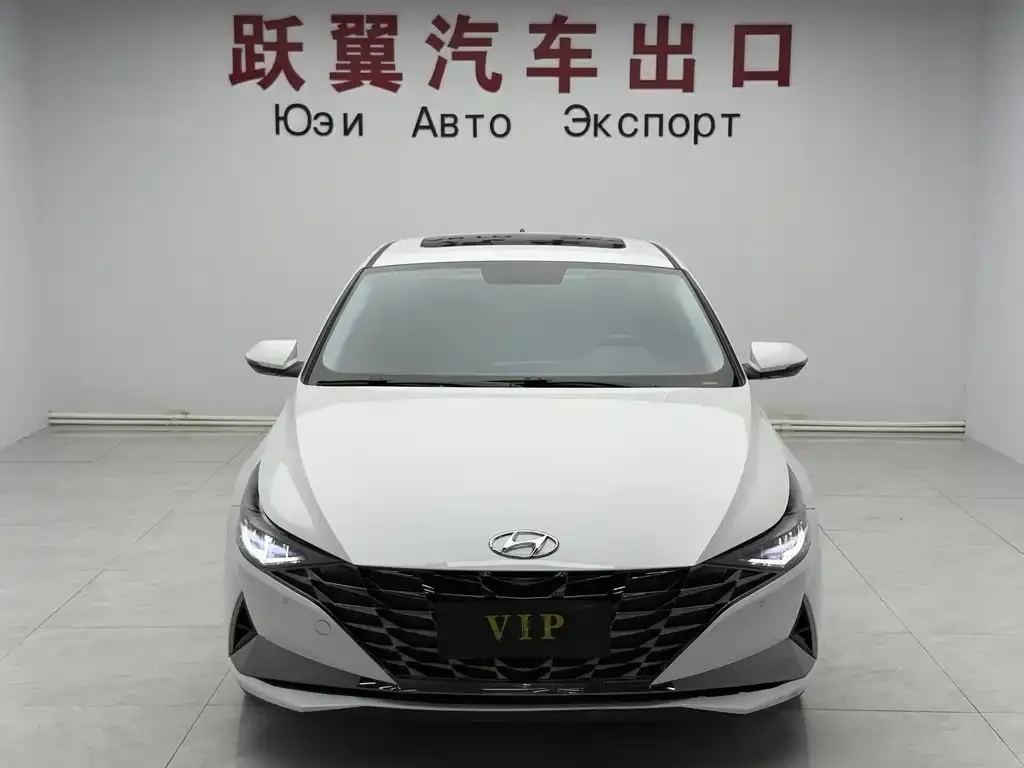 Hyundai Elantra — фото 2