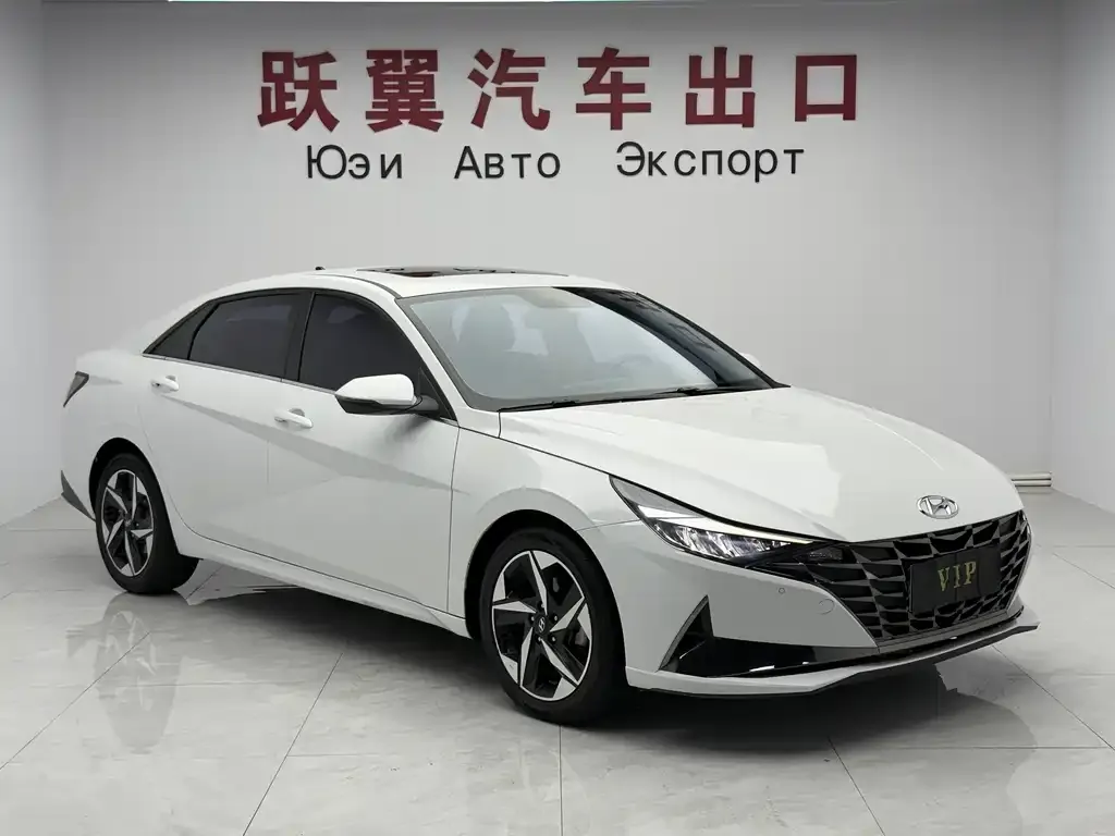 Hyundai Elantra — фото 7