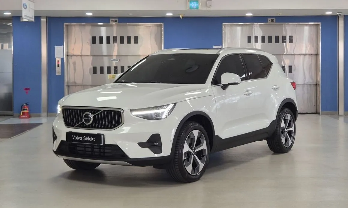 Volvo XC40 — фото 1
