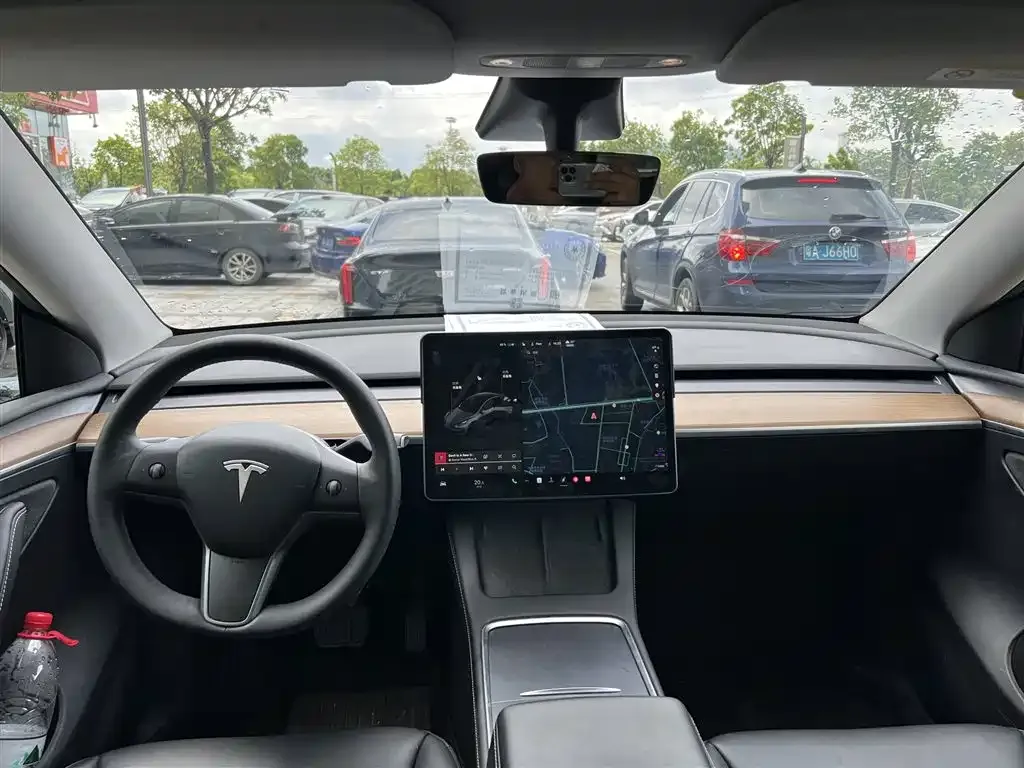 Tesla Model Y — фото 2