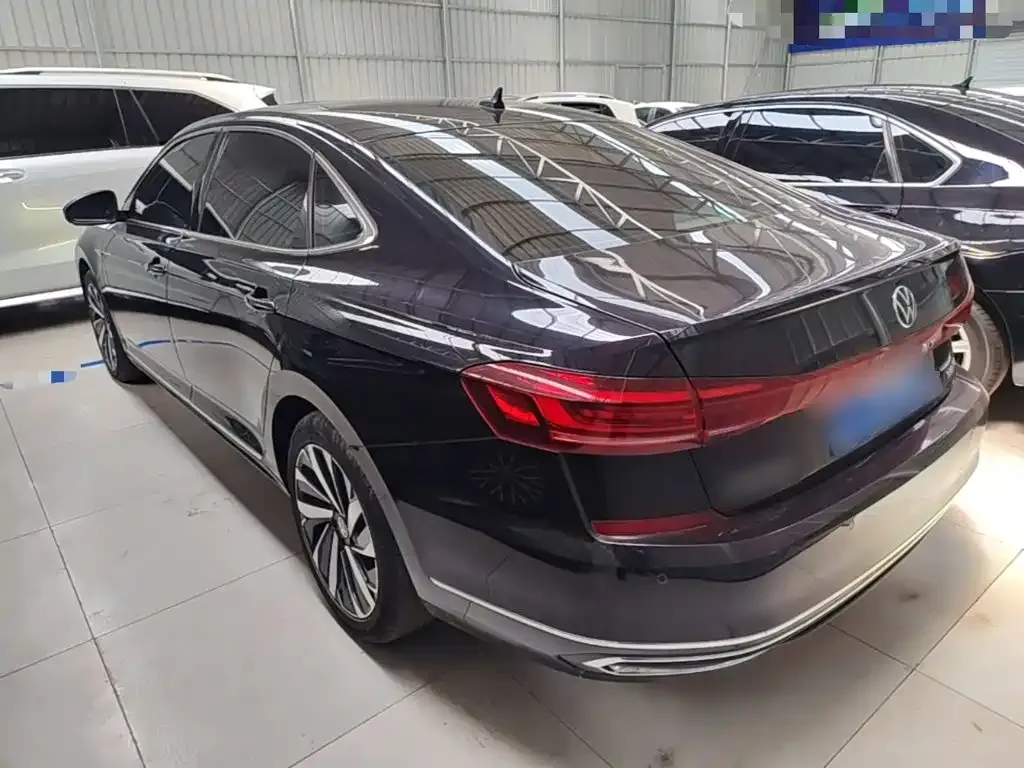 Volkswagen Passat — фото 10