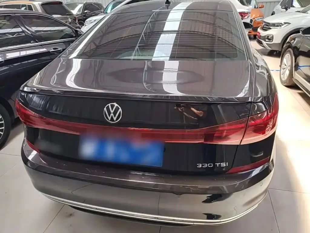 Volkswagen Passat — фото 8