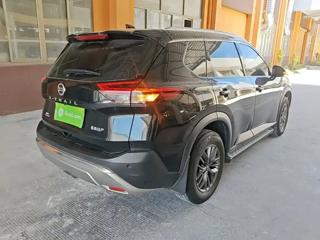 Nissan X-Trail — фото 10