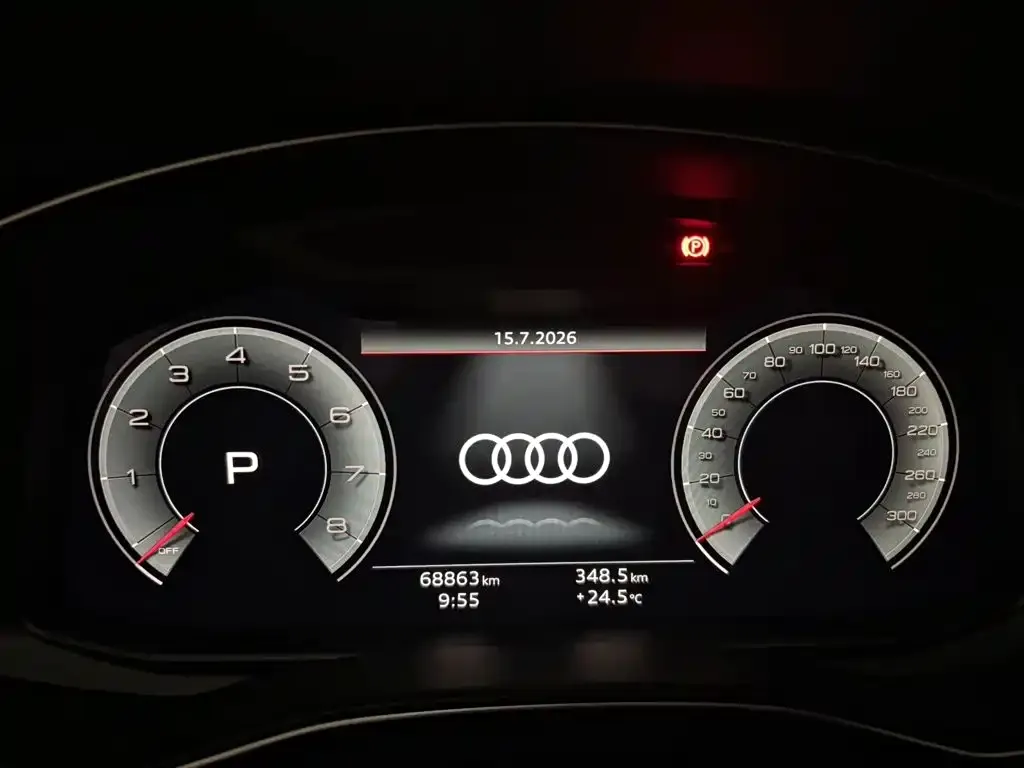 Audi A6L — фото 1