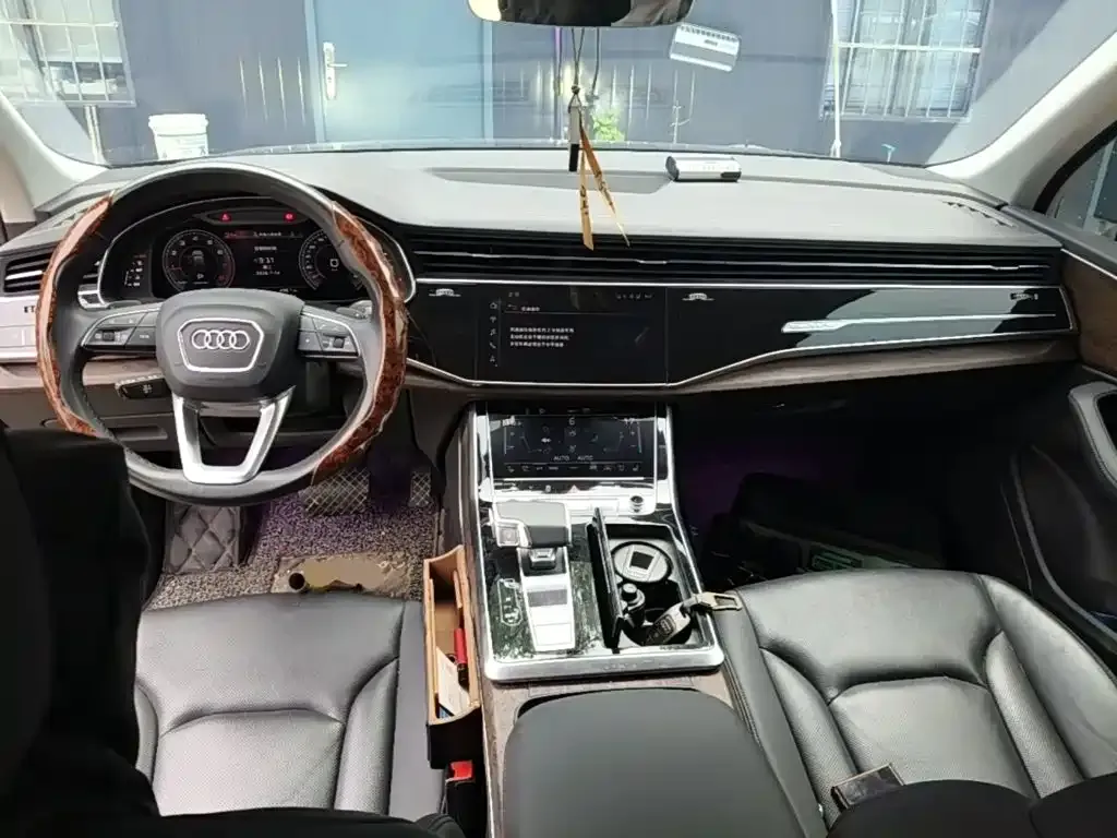 Audi Q7 — фото 5