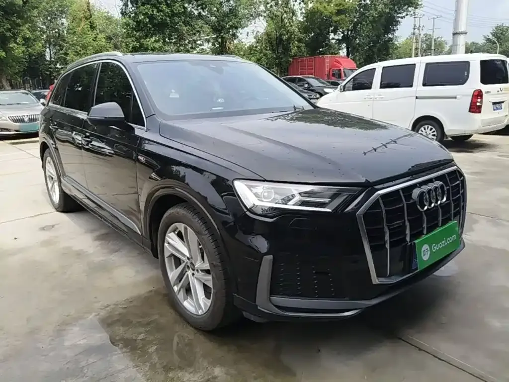 Audi Q7 — фото 10