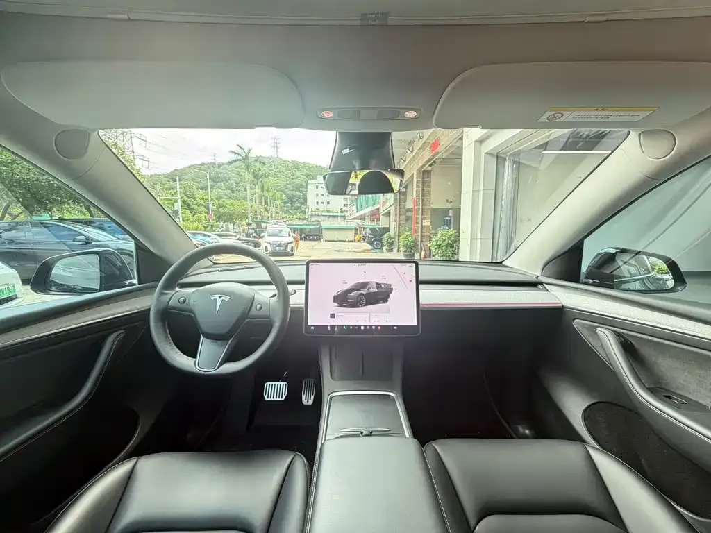 Tesla Model Y — фото 3