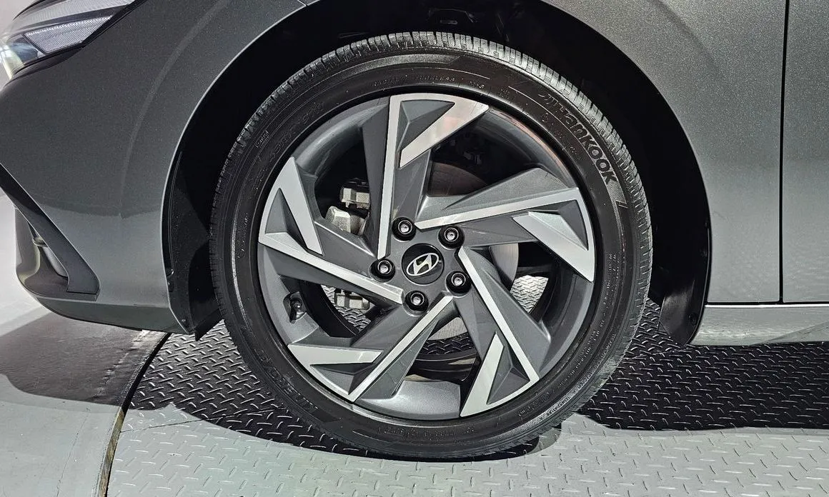 Hyundai AVANTE — фото 8
