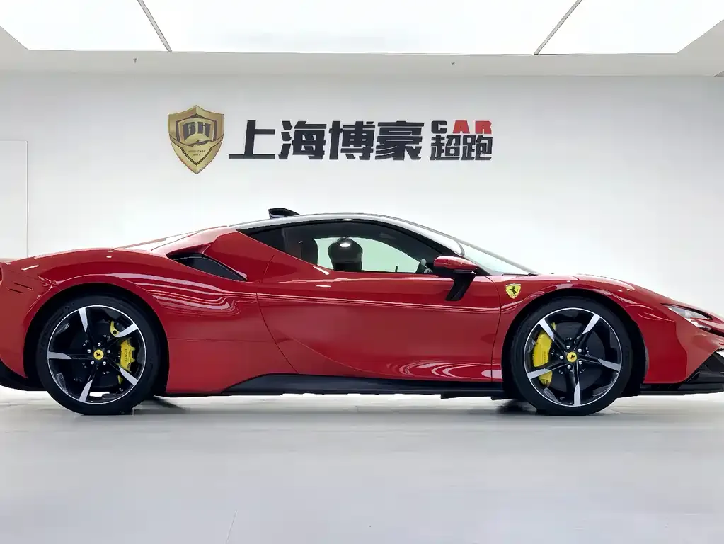 Ferrari SF90 — фото 8