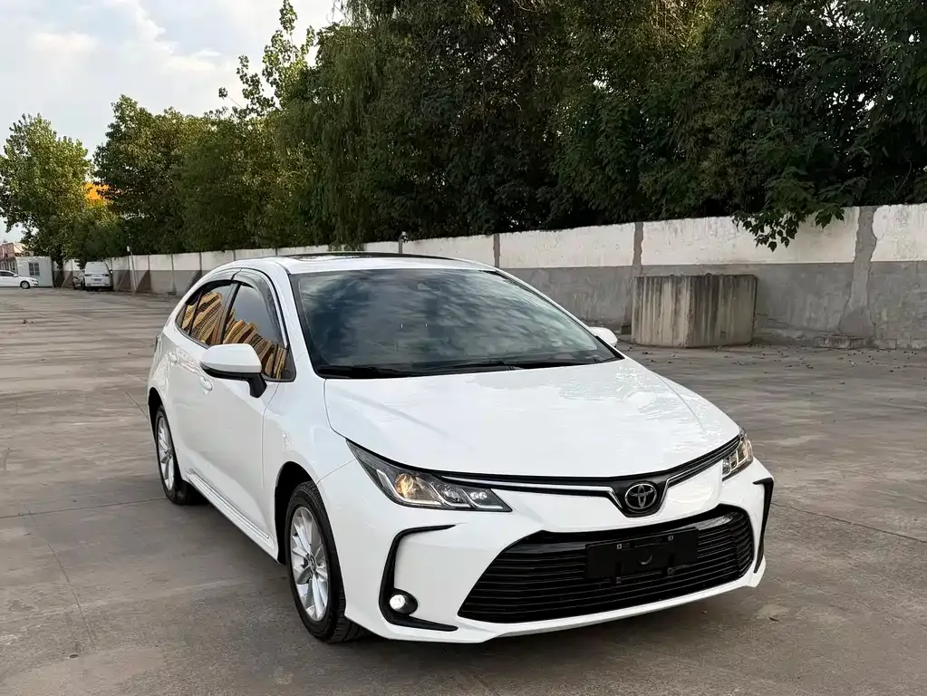 Toyota Corolla — фото 8