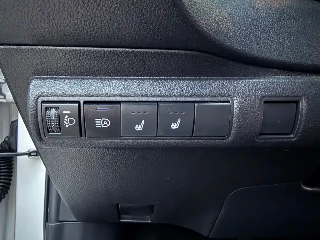 Toyota Corolla — фото 10
