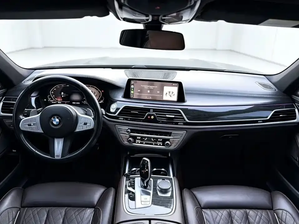 BMW 7 Series — фото 8