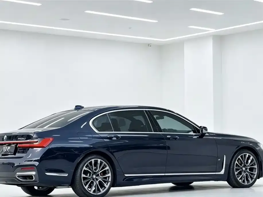 BMW 7 Series — фото 2