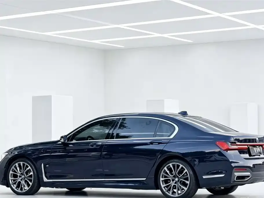 BMW 7 Series — фото 4