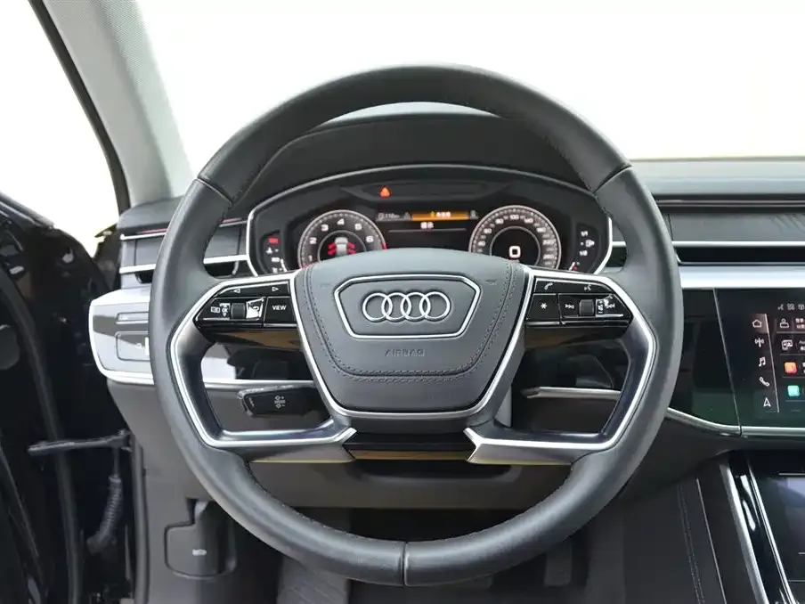 Audi A8 — фото 6
