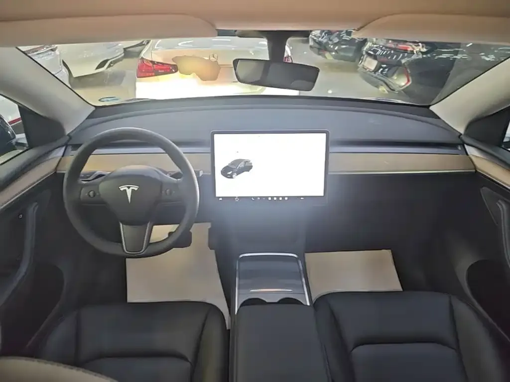 Tesla Model Y — фото 3