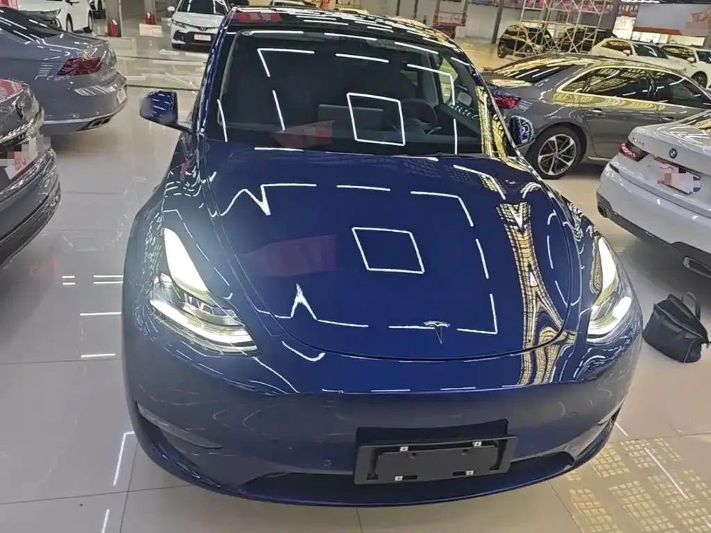 Tesla Model Y — фото 8