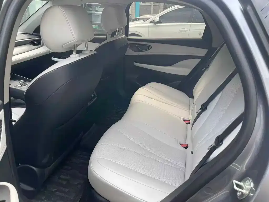 BYD Seal 05 DM-i — фото 3