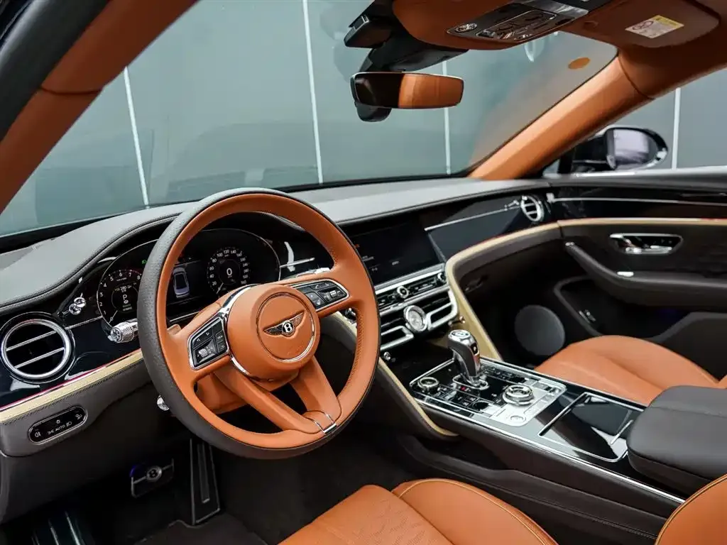 Bentley Flying Spur PHEV — фото 8