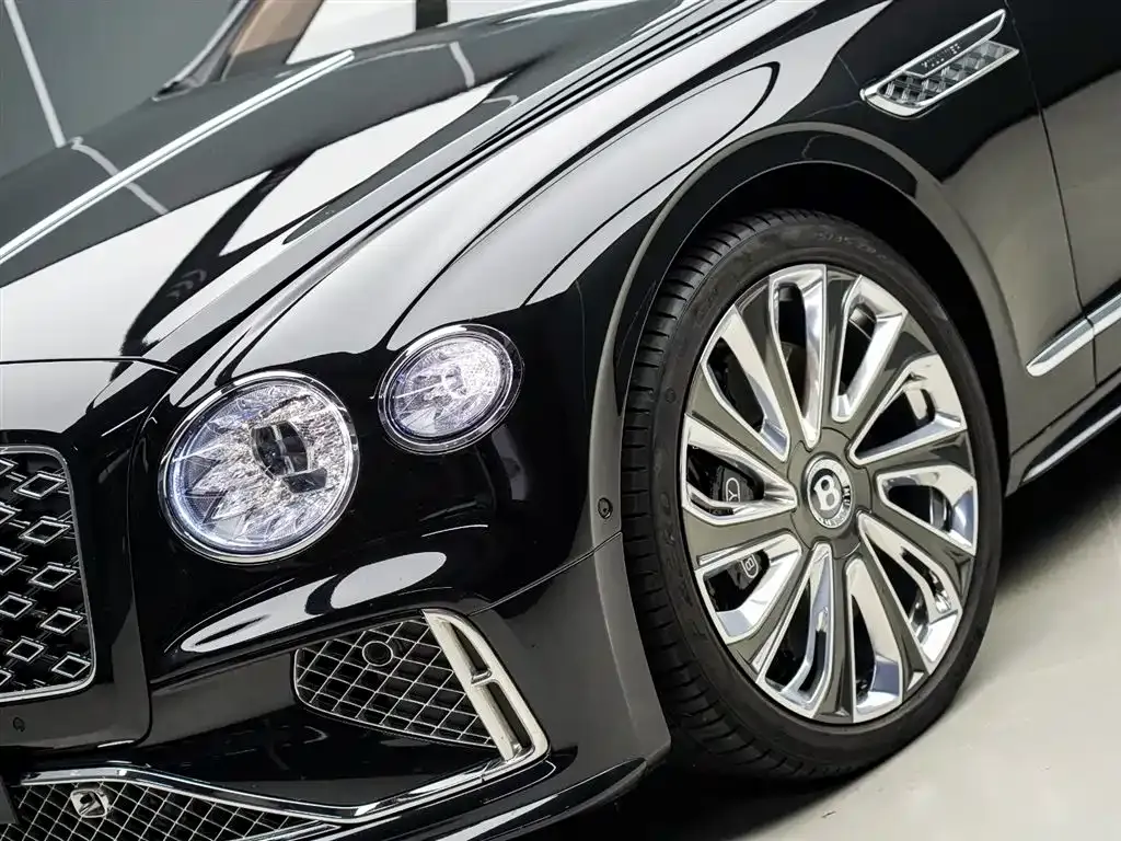 Bentley Flying Spur PHEV — фото 7